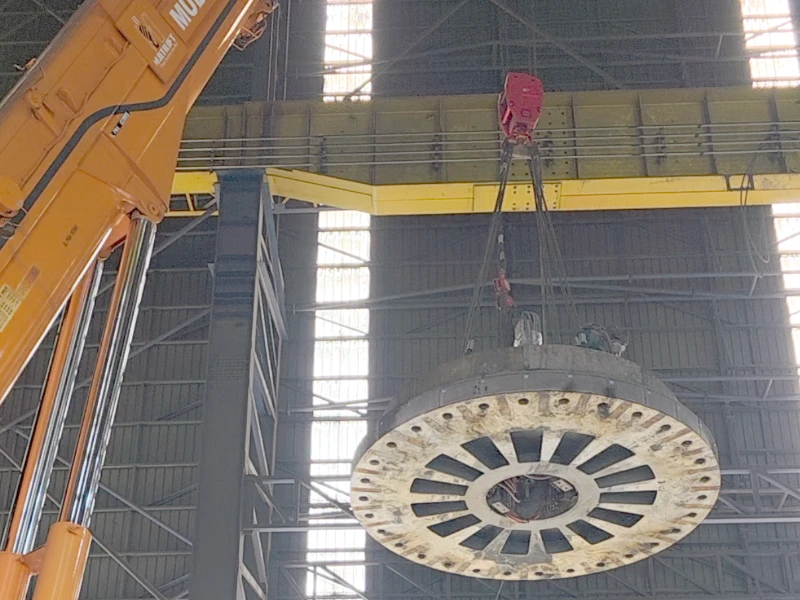 Southern Steel - 48-Tons Gearbox Lifting & Handling 01